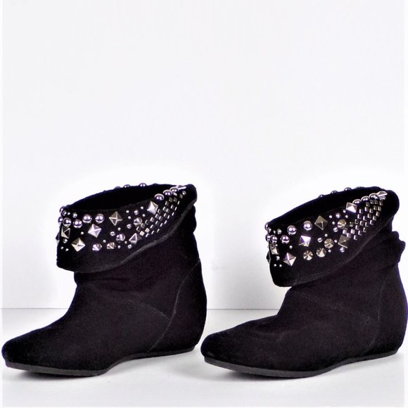 GIANNI BINI size 6.5M black suede low-rise flat-heel slouch boots metal studding - Picture 2 of 13